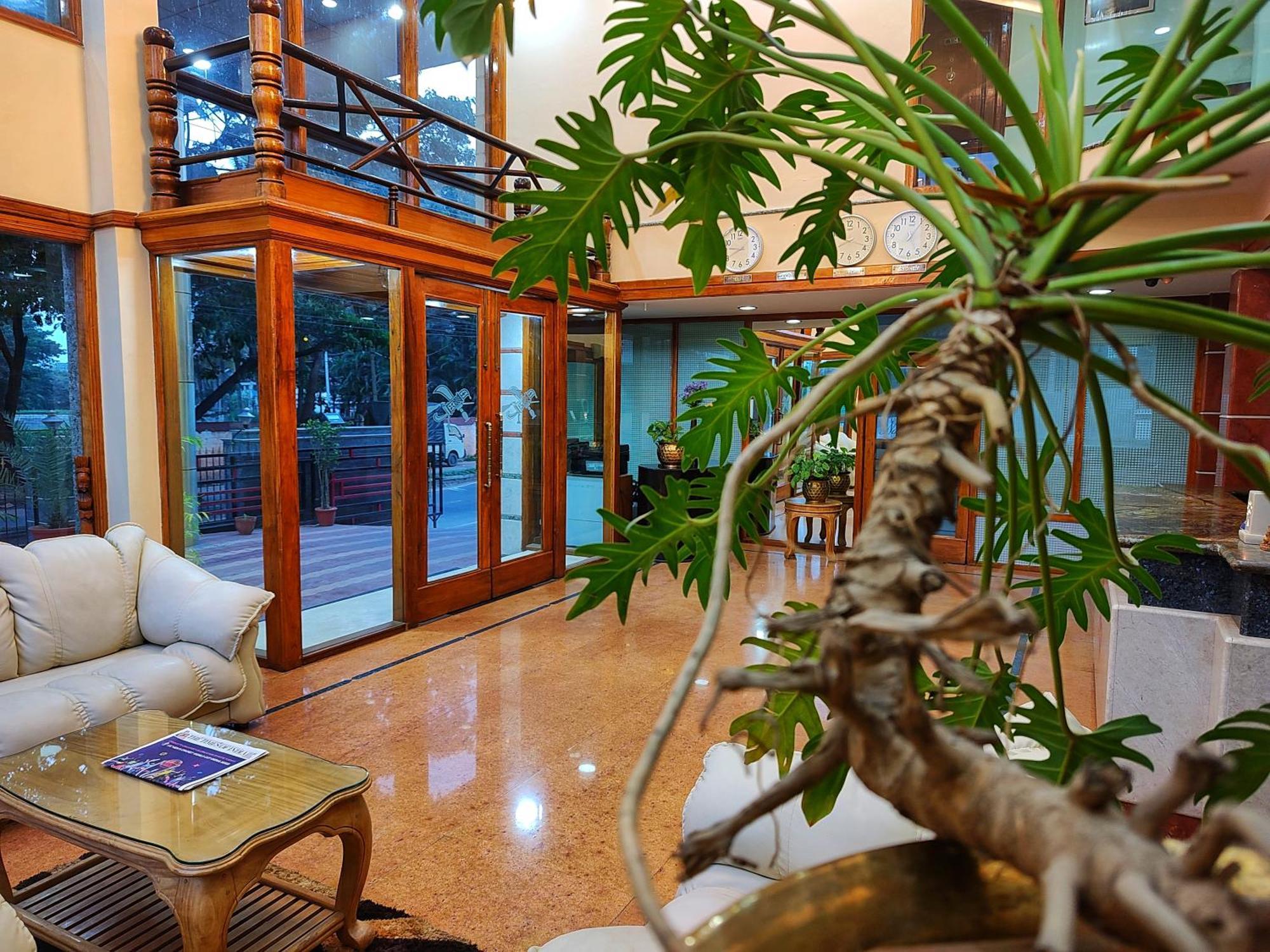 Hotel Presidency Kempegowda International Airport Bangalore Bagian luar foto