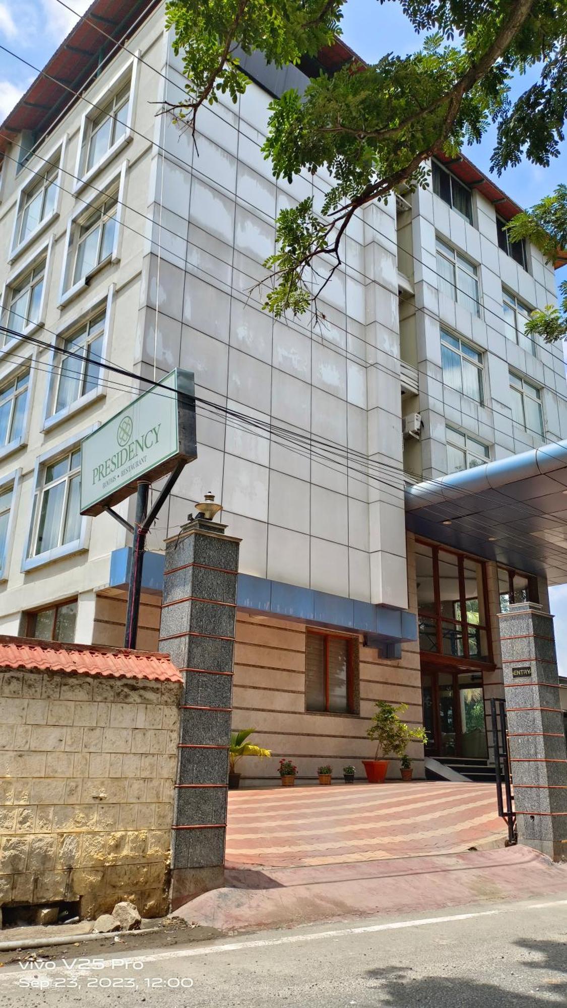 Hotel Presidency Kempegowda International Airport Bangalore Bagian luar foto