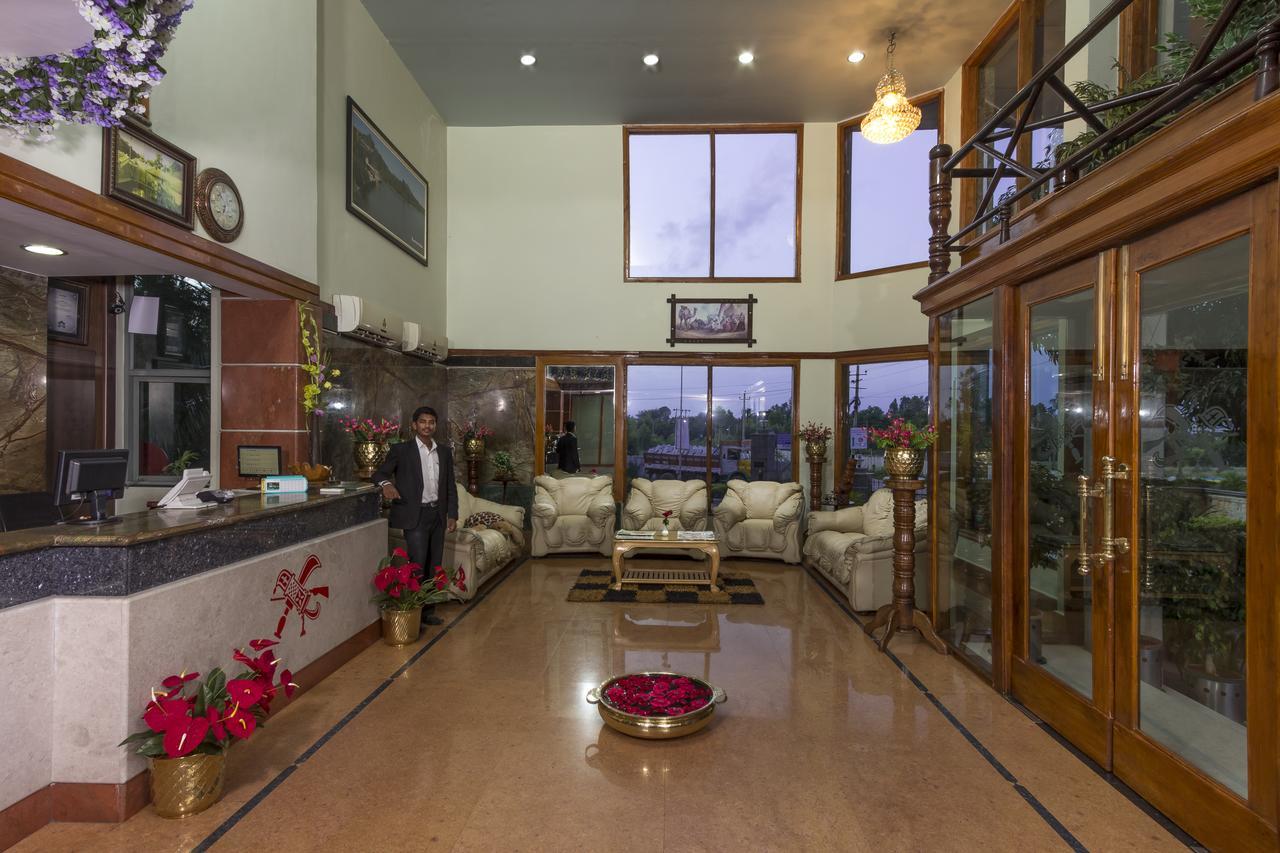 Hotel Presidency Kempegowda International Airport Bangalore Bagian luar foto