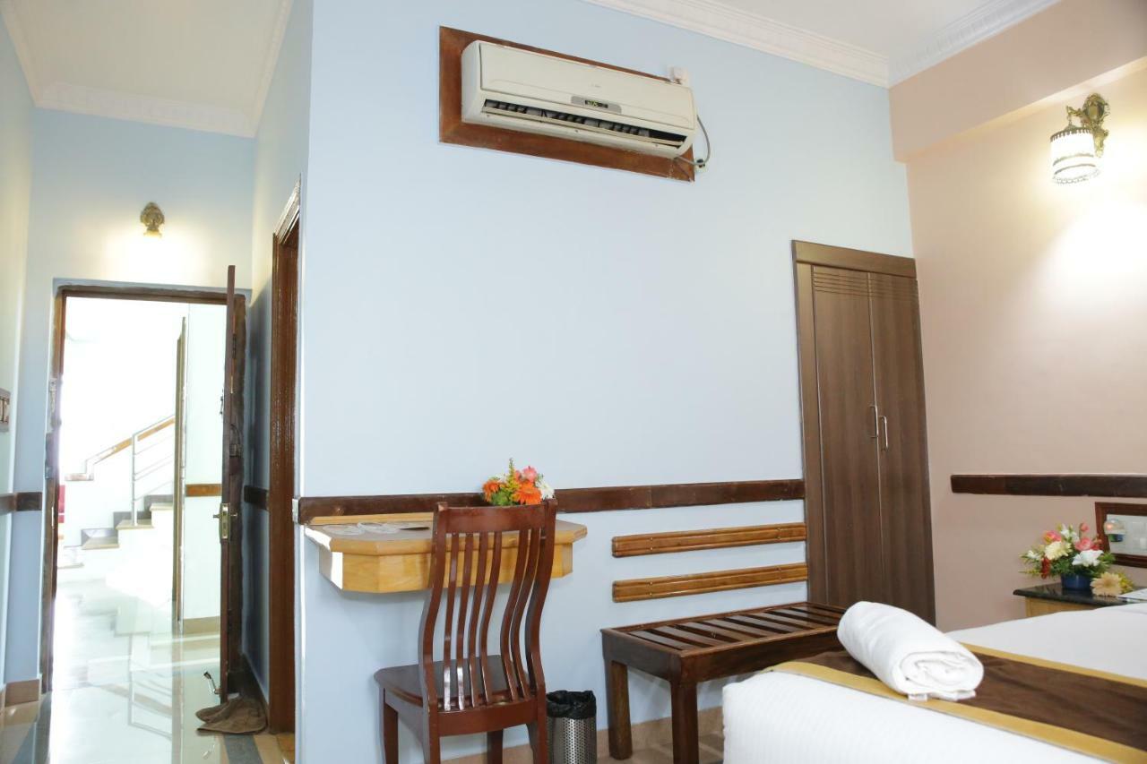Hotel Presidency Kempegowda International Airport Bangalore Bagian luar foto